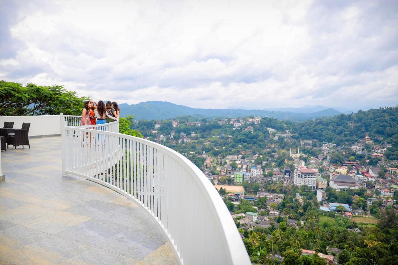 The Summit Hotel Kandy Exterior photo